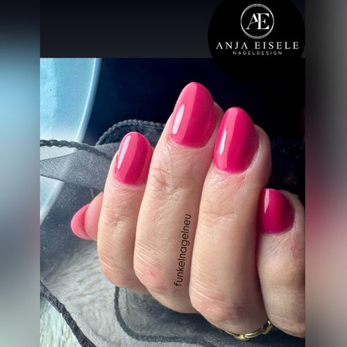 Bild 1 in Galerieansicht laden. Luxury UV Nagellack A17 Wild Fuchsia