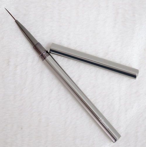 Bild 1 in Galerieansicht laden. Nail Art Liner silbergrau, 15mm