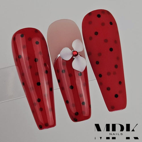 Bild 1 in Galerieansicht laden. Luxury Gel Polish Red Currant Sorbet