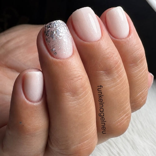Bild 1 in Galerieansicht laden. Precious Fiberglasgel Ivory Sparkle 5ml - ABVERKAUF